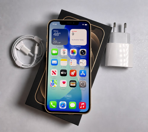 Apple iphone pro - pro, gold